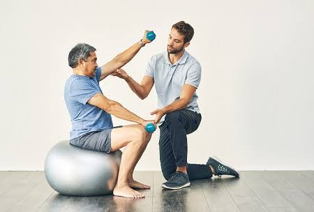 Physiotherapy treatment in a healthcare clinic